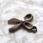 Подвеска металлическая "Ножницы" с колечком, цвет серебро