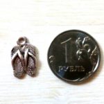 Подвеска металлическая "Пляжные тапочки", цвет серебро