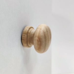 Ручка-кнопка деревянная, 25*30 мм