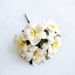 Цветы бумажные 3 см цвет белый